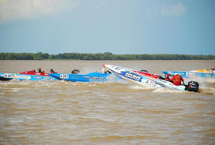 Imagen de Deporte: Carrera de motonaútica