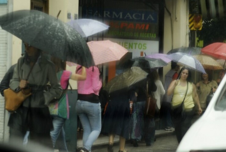 Imagen de A preparar los paraguas: Rosario amaneció con lluvias y el mal tiempo seguiría por varios días