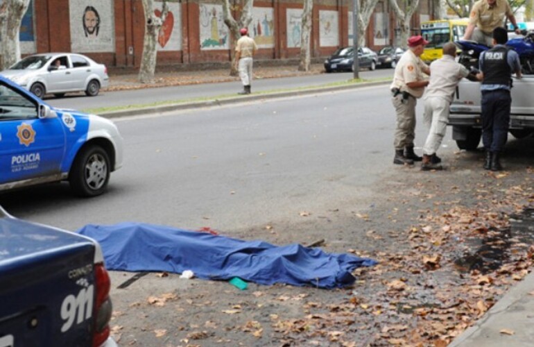 El fatal accidente se produjo en Avellaneda al 1200. (Foto: S. Suárez Meccia)
