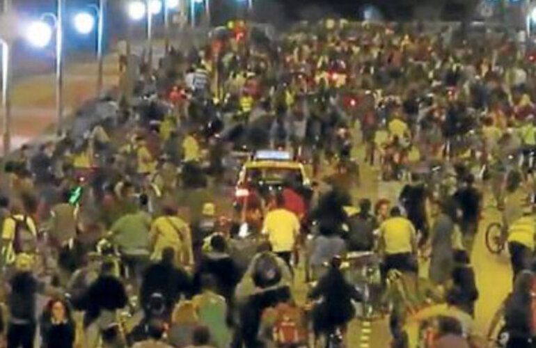 Imagen de Palermo: Se entreg&oacute; el taxista que atropell&oacute; a los ciclistas