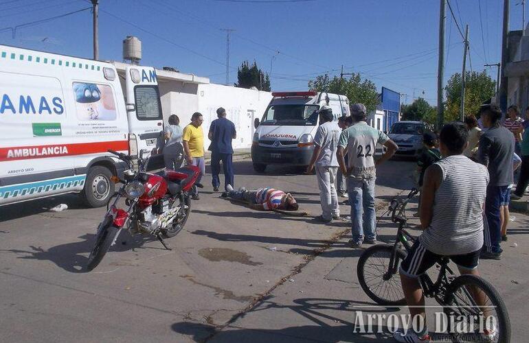 Imagen de Arroyo Seco: choque entre dos motos