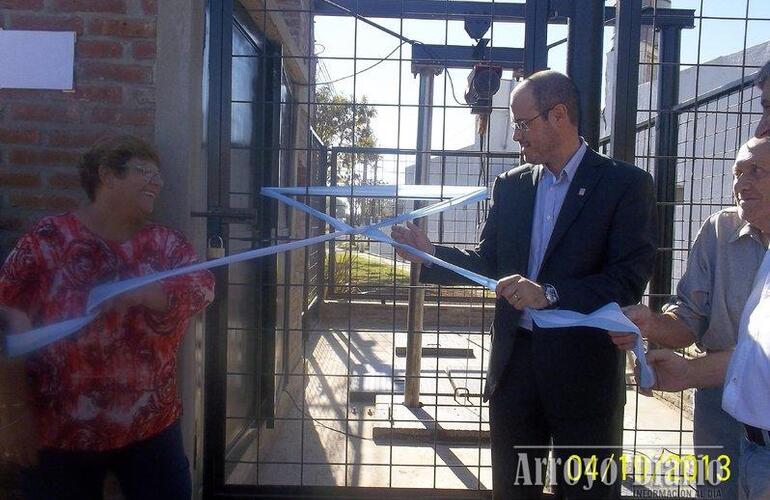 Corte de cinta en la inauguración de la planta elevadora de líquidos cloacales