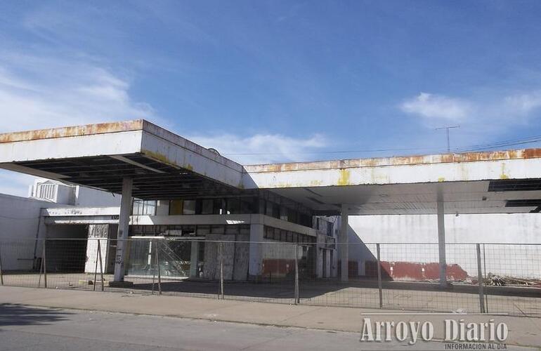 Desde hace años, la ex estación de servicios se encuentra en estado de abandono