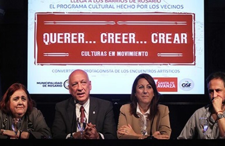 Bonfatti junto con la intendenta Fein, la ministra González y el secretario de Cultura y Educación Ríos
