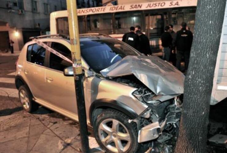 Imagen de Seis heridos en un choque entre un auto y un colectivo