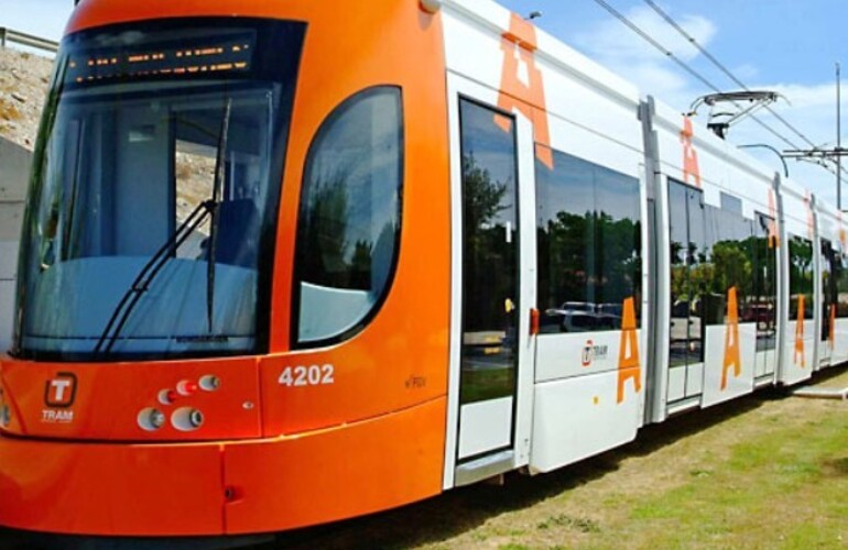 Ese objeto tan deseado. El proyecto del tranvía es un viejo anhelo socialista. Ahora la inyección de fondos orientales podría plasmar la iniciativa. Ese objeto tan deseado. El proyecto del tranvía es un viejo anhelo socialista. Ahora la inyección de fondos orientales podría plasmar la iniciativa.