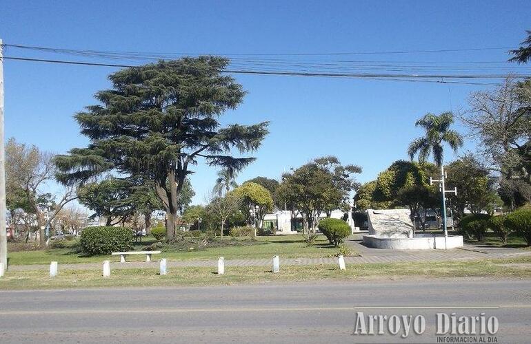 Plaza "San Martín", vista desde calle Intendente Costantini