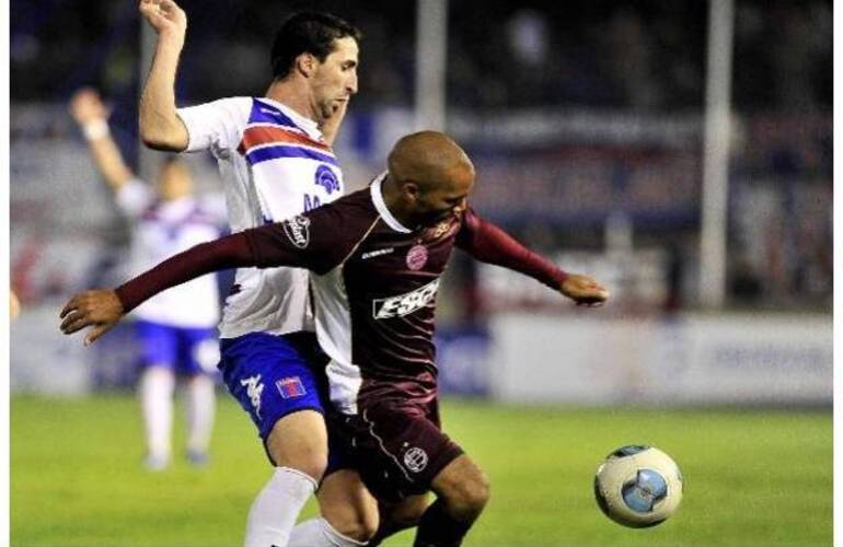 Imagen de Lan&uacute;s empat&oacute; con Tigre y resign&oacute; la posibilidad de retornar a lo m&aacute;s alto