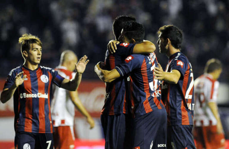 Imagen de Ciclón de fútbol: San Lorenzo 4- Unión 2