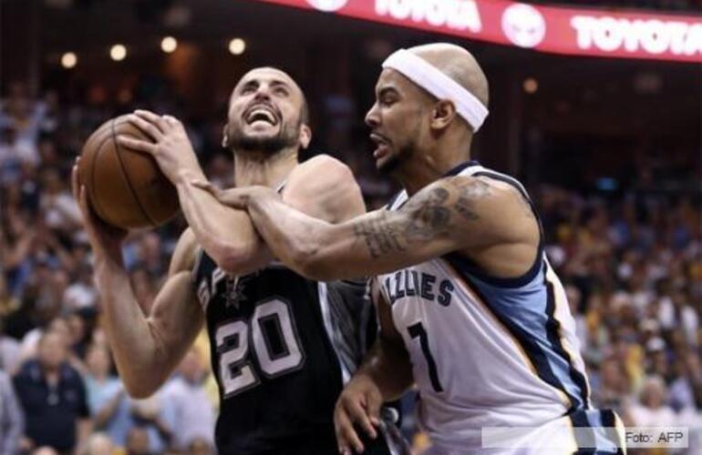 Imagen de EEUU: Con Gin&oacute;bili, San Antonio le gan&oacute; a Memphis y jugar&aacute; la final de la NBA