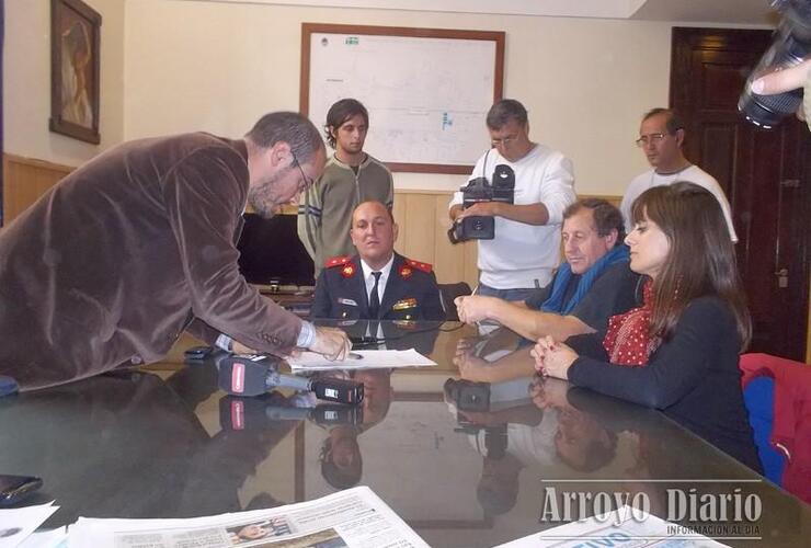 Imagen de El Municipio entregó un subsidio a Bomberos Voluntarios