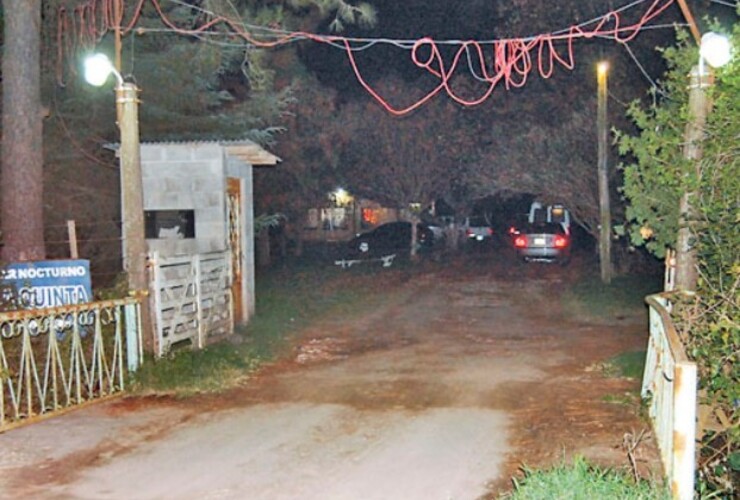 El lugar. El bar nocturno La Quinta se levanta junto a la ruta provincial 93, cerca del acceso a Firmat.