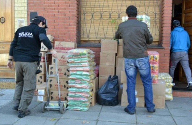 Imagen de Cae banda que vendía productos y alimentos destinados a planes sociales