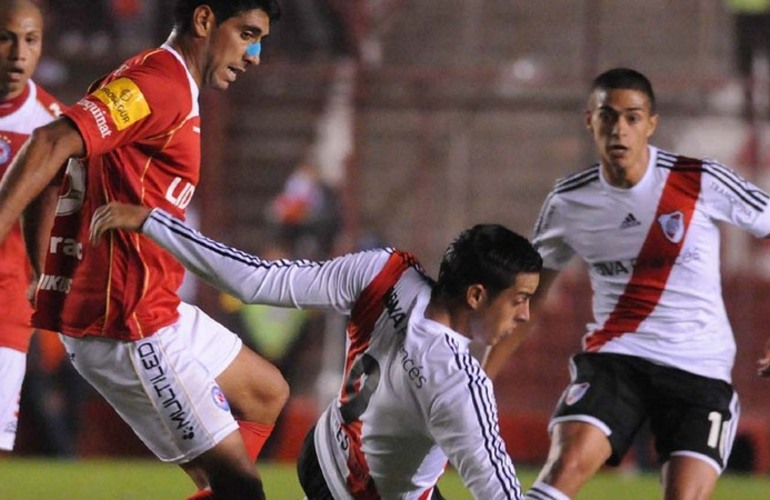 Imagen de Piden que River-Independiente se juegue a la tarde