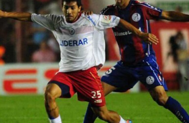 Imagen de Argentinos visita a San Lorenzo en el partido clave para Independiente