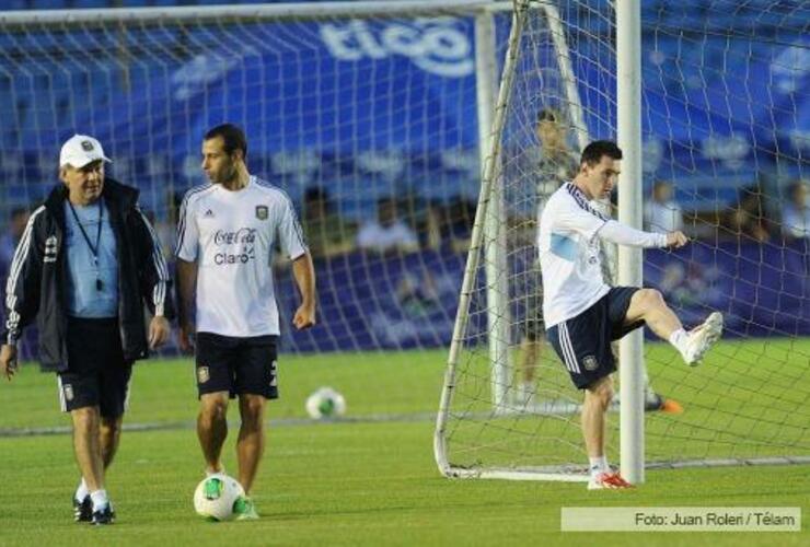 Imagen de Sabella prueba jugadores en el amistoso ante Guatemala