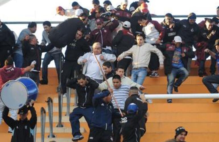 Imagen de Liberan al policía acusado de matar al hincha de Lanús