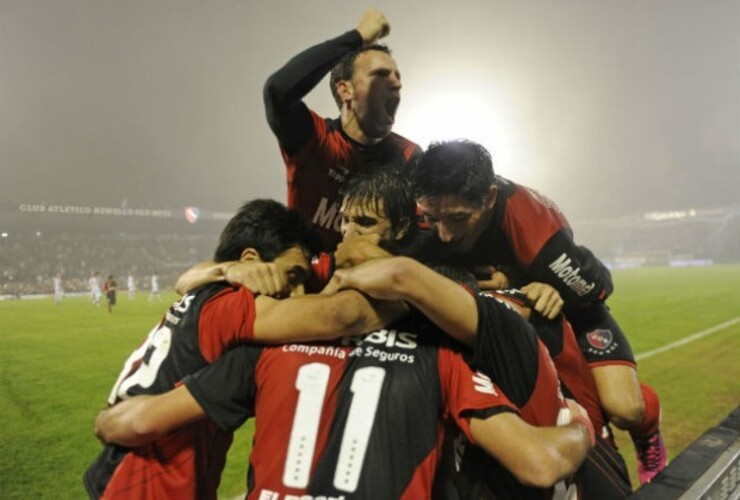 Lucas, Maxi, Nacho, Casco, Vergini. Los jugadores rojinegros están a un paso de lograr el gran objetivo. (Foto: H. Rio)