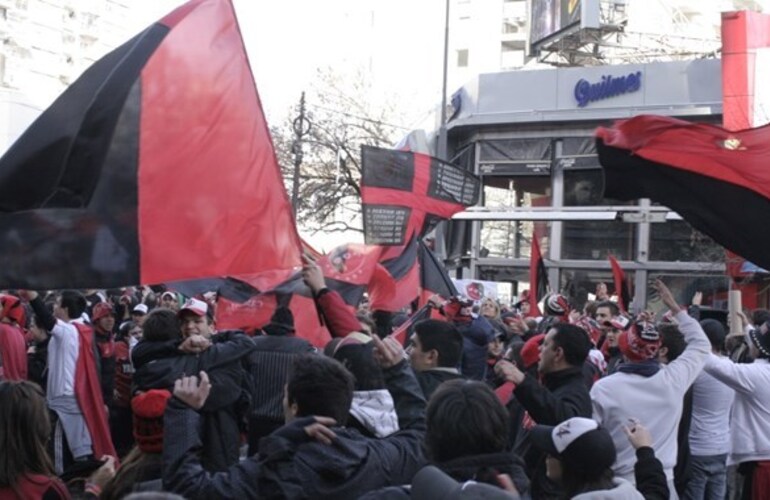 Imagen de Los hinchas de Newell's coparon Avenida Pellegrini