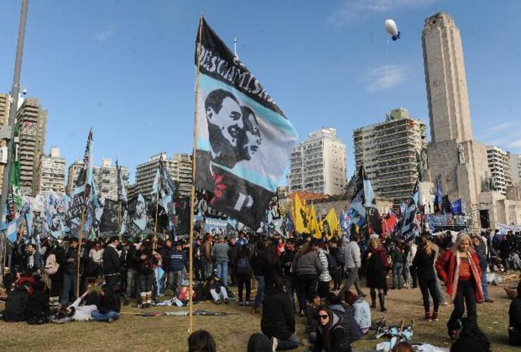 La intendenta de Rosario pronunció un breve discurso en el que destacó las políticas que el socialismo puso en marcha de la ciudad de Rosario (Foto: S. Toriggino).