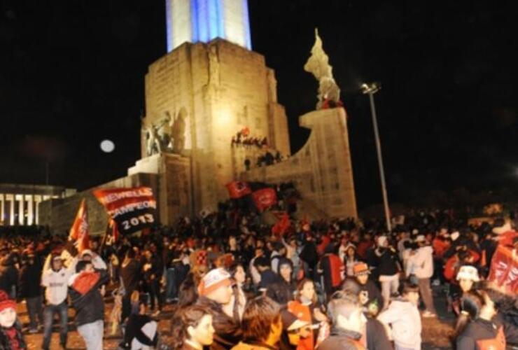 Los festejos de Newell's terminaron con cuatro detenidos y daños varios. (Foto: S.Salinas)