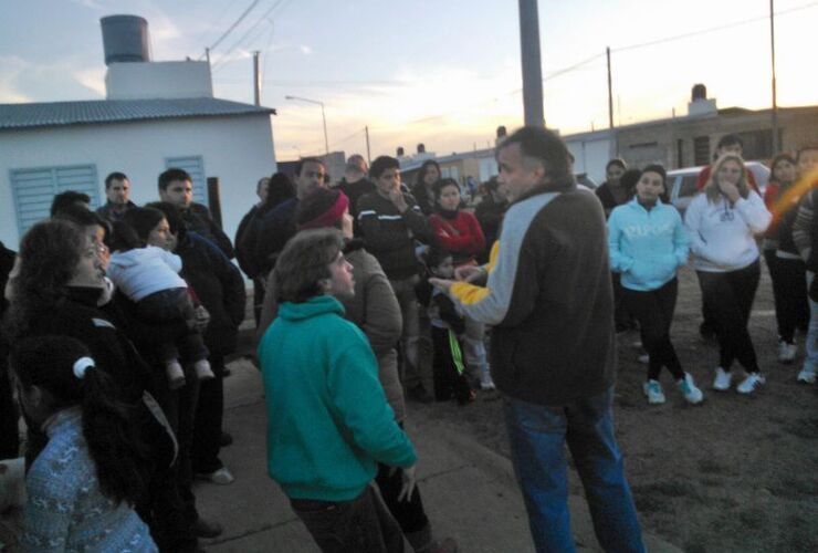 Imagen de Juan Nozzi se reunió con vecinos de Barrio Santa Rita