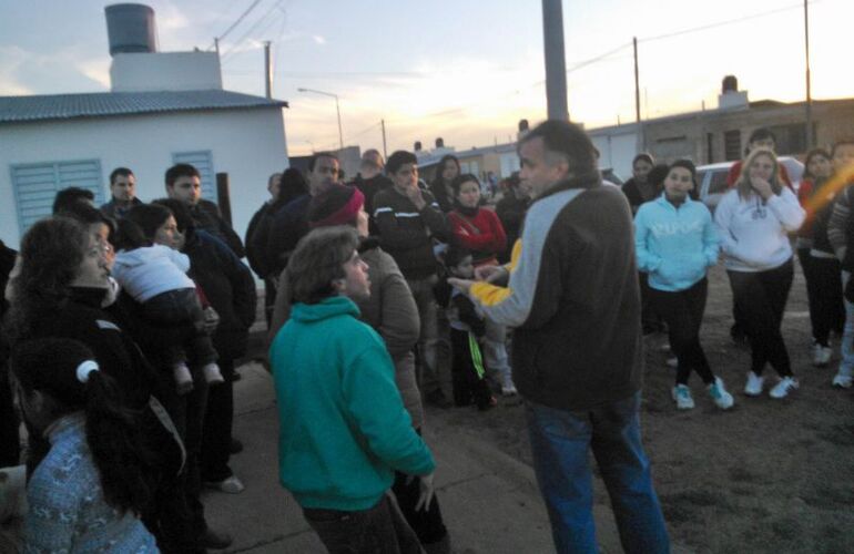 Imagen de Juan Nozzi se reunió con vecinos de Barrio Santa Rita