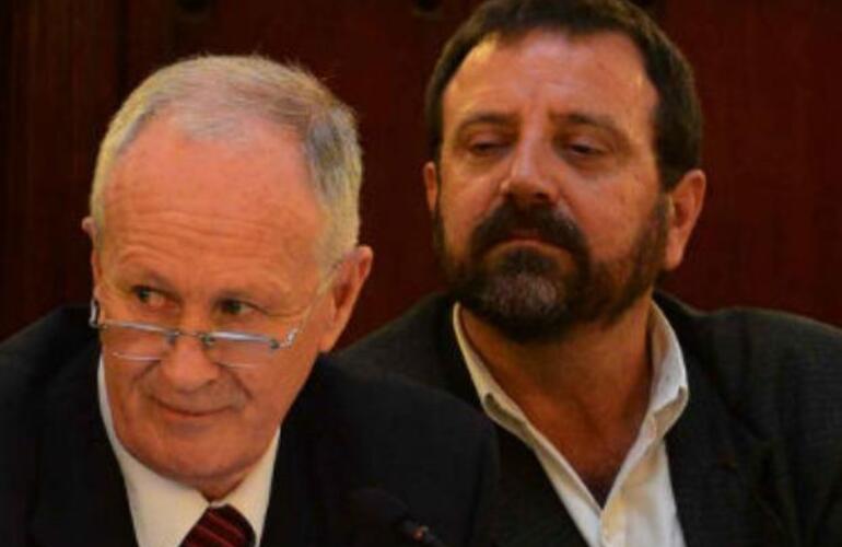 El ministro de Seguridad, Raúl Lamberto, y el secretario e Seguridad Comunitaria, Angel Ruani, denuncian que están en la mira de la banda Los Monos. El ministro de Seguridad, Raúl Lamberto, y el secretario e Seguridad Comunitaria, Angel Ruani, denuncian que están en la mira de la banda Los Monos.