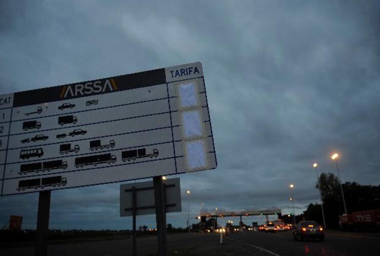 El vuelco se produjo esta mañana en la autopista Brigadier López (Foto de archivo).