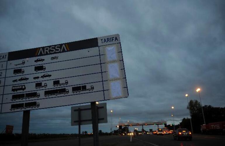 El vuelco se produjo esta mañana en la autopista Brigadier López (Foto de archivo).