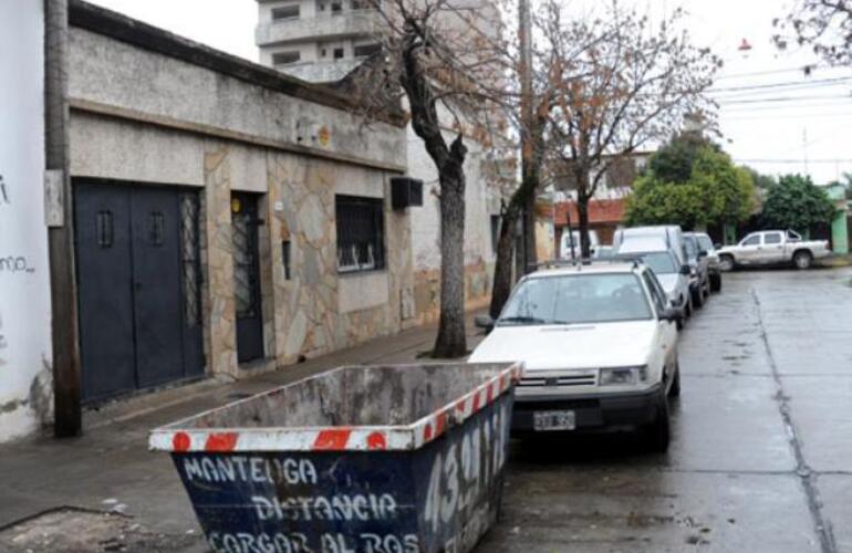 Los delincuentes se alzaron con el suculento botín de la casa de pasaje Gordillo al 3800. (foto: Héctor Rio)