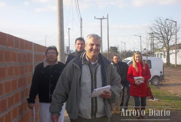 Imagen de Nizar Esper recorrió las calles y dialogó con los vecinos