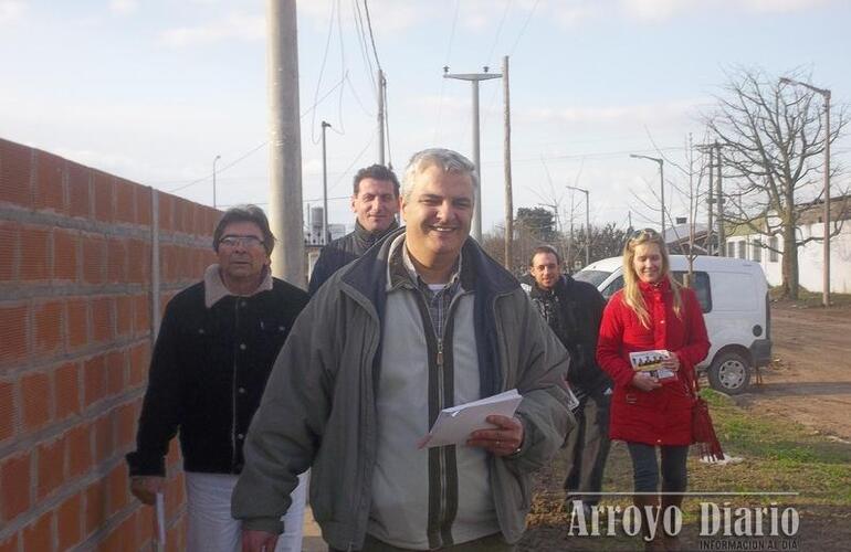 Imagen de Nizar Esper recorrió las calles y dialogó con los vecinos