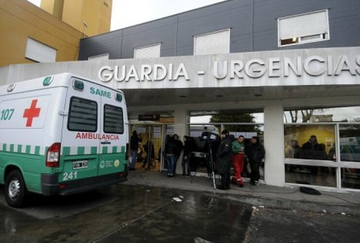 La puerta del hospital Santojanni, donde atendieron a algunos de los heridos del tiroteo. Foto: DyN