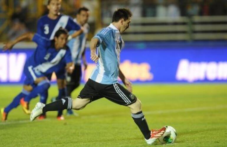 Imagen de Eliminatorias 2014: Osses será el árbitro en el choque ante Paraguay rumbo a Brasil