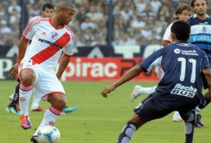 Imagen de Torneo Inicial: River debuta ante Gimnasia en La Plata