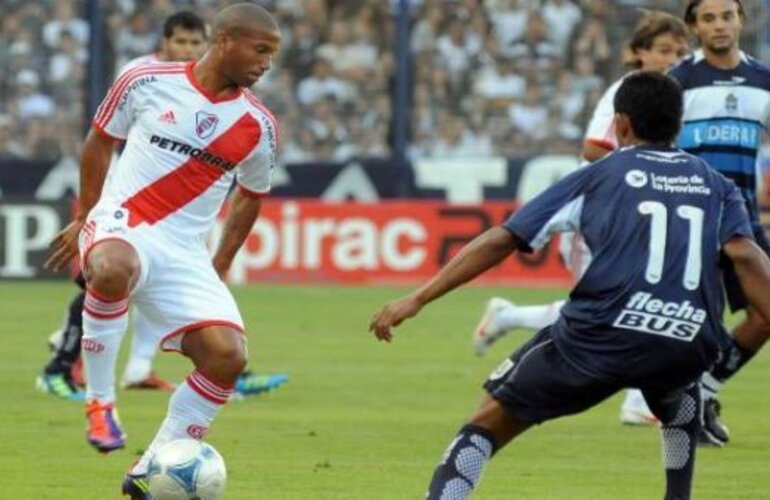 Imagen de Torneo Inicial: River debuta ante Gimnasia en La Plata