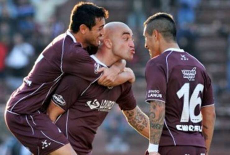 Imagen de Torneo Inicial: Lanús derrotó como local a Belgrano con dos tantos de Santiago Silva