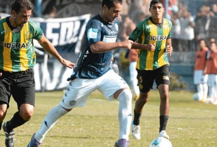 El jugador arribó esta mañana proveniente de Independiente de Mendoza.