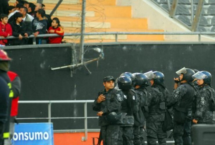 Imagen de Ahora la  AFA  dio marcha atrás y se venderán entradas para locales