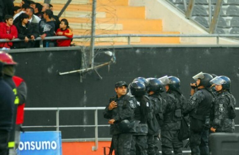 Imagen de Ahora la  AFA  dio marcha atrás y se venderán entradas para locales