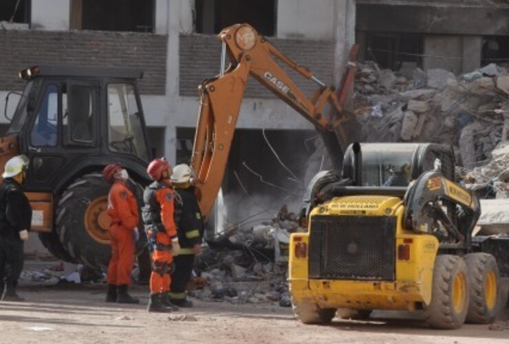 Imagen de Rosario: los rescatistas lograron acceder al tercer subsuelo