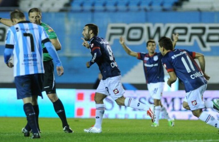 Imagen de Torneo Inicial: San Lorenzo goleó a Racing en el primer clásico del certamen