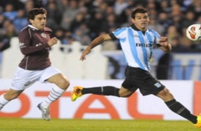 Imagen de Racing perdió con Lanús en Avellaneda por la ida de la Copa Sudamericana