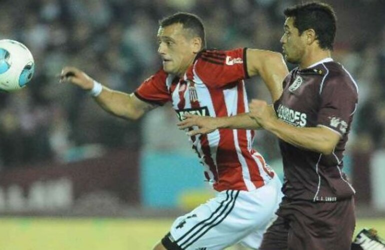 Imagen de Torneo Inicial: Lan&uacute;s y Estudiantes no se sacaron ventajas en el cierre de la tercera fecha