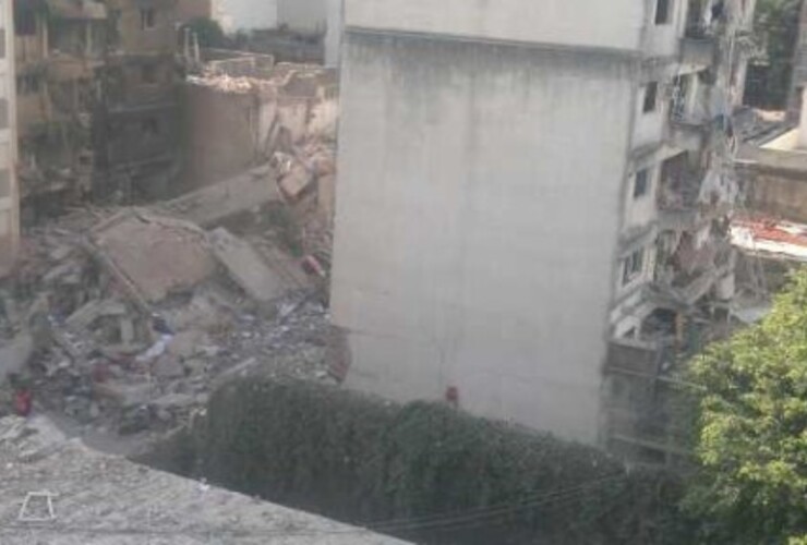 Las dos torres que quedaron en pie, en el medio el edificio que desapareció