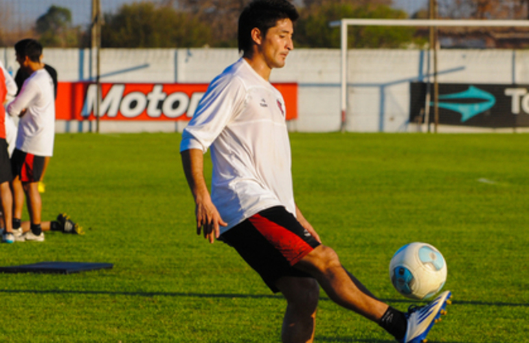 Milton Casco, con contractura, es duda ante Vélez