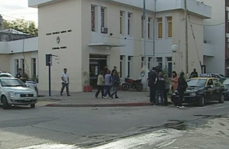 Imagen de Se fugaron seis detenidos de una comisaría