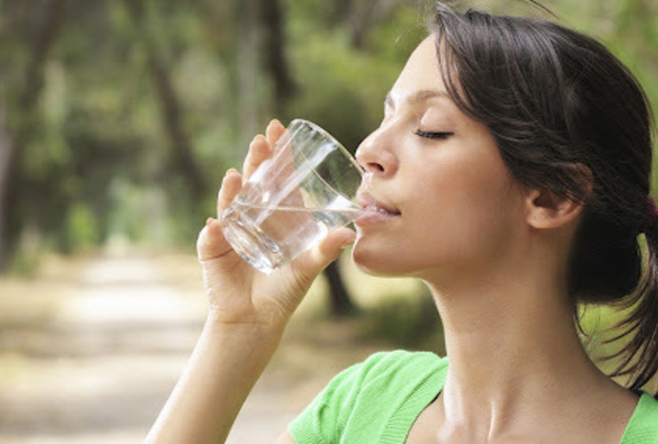 Imagen de Expertos en salud derriban mitos acerca del consumo de agua