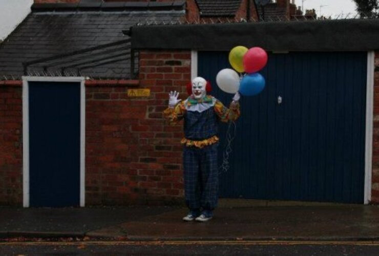 Imagen de Un payaso de película aterroriza a un pueblo inglés